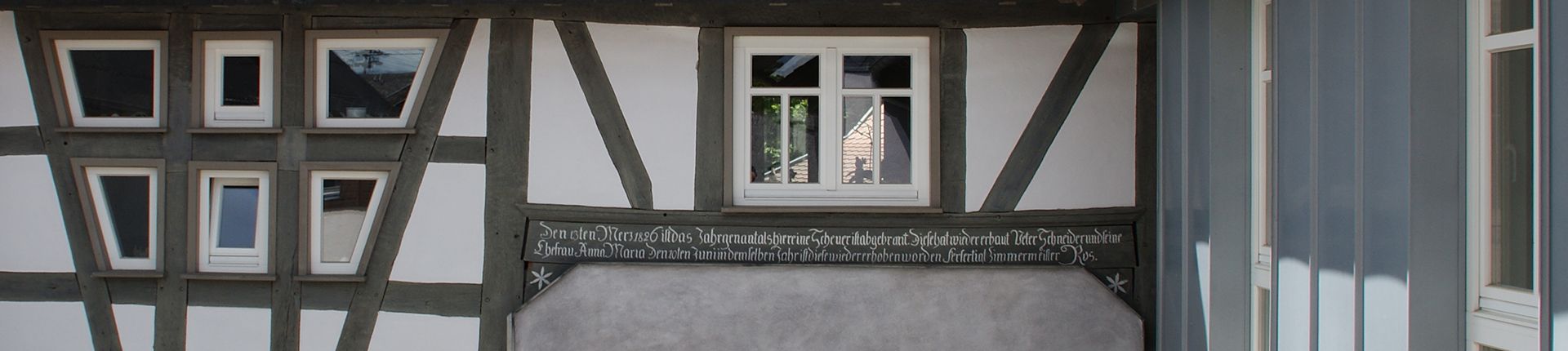 Restaurierte Fassade einer alten Villa